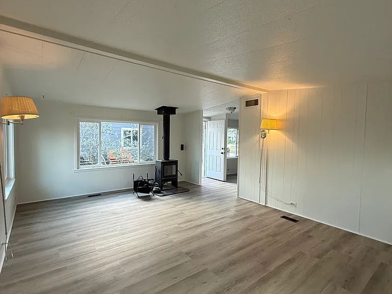 635 Washington Ave — Photo 5