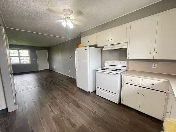 2nd image of 5364 S Hutchinson Ave #B8