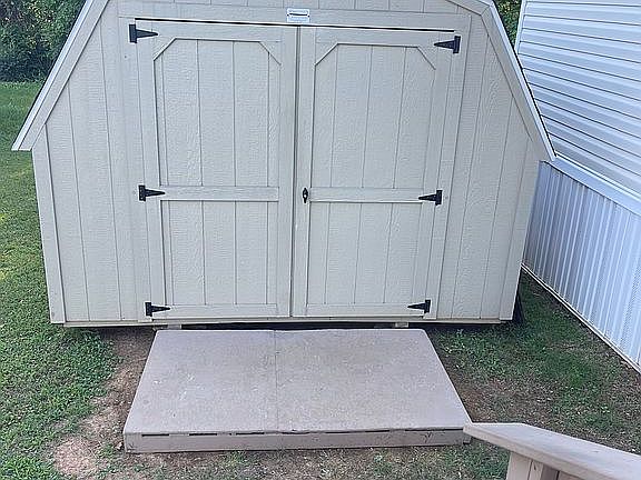 4th image of 8833 Cherlee Dr