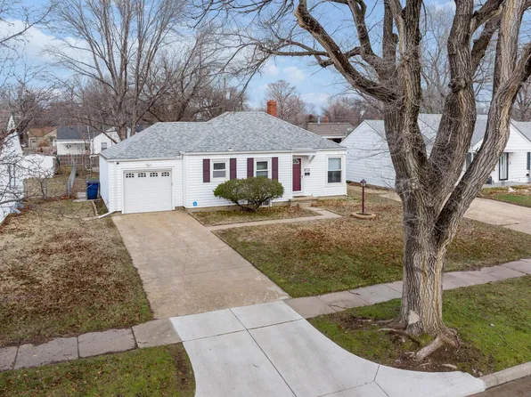 2414 E Aloma St, Wichita, KS 67211