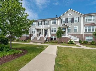 6140 N Pointe Dr, Pepper Pike, OH 44124