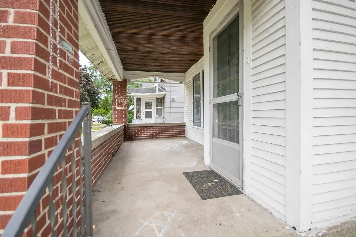Building Photo - Darwin Ave SW