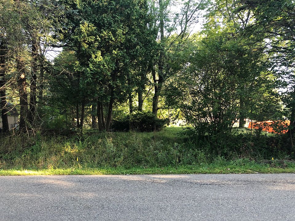 2nd image of 1335 Leon Rd