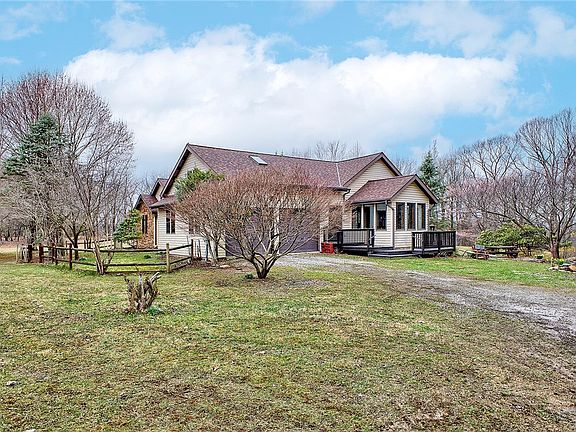 2nd image of 233 Old Route 711