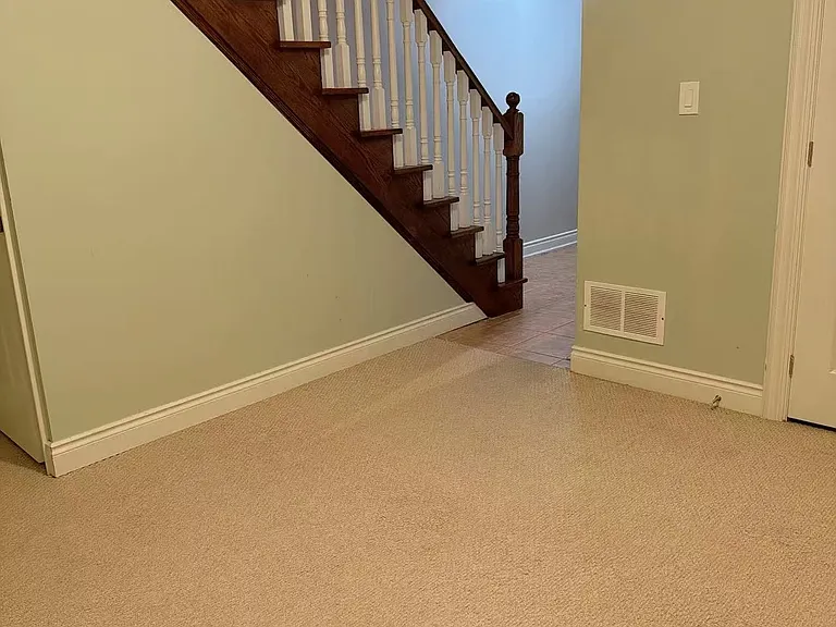 142 Hall St — Photo 12