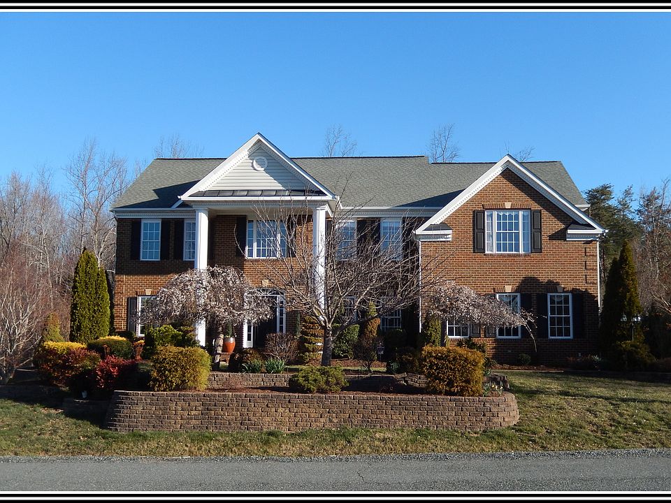1st image of 7 Pinkerton Ct