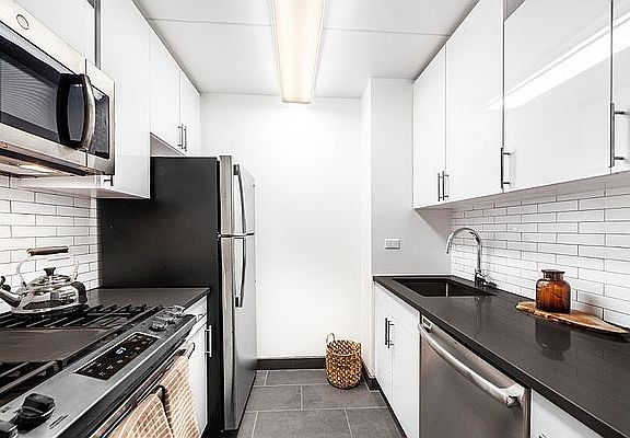 5th image of 200 E 87th St APT 11F