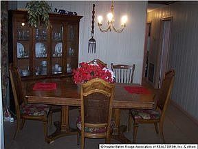 5th image of 1008 Meadowbrook Blvd