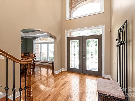 4th image of 169 Broadview Cir
