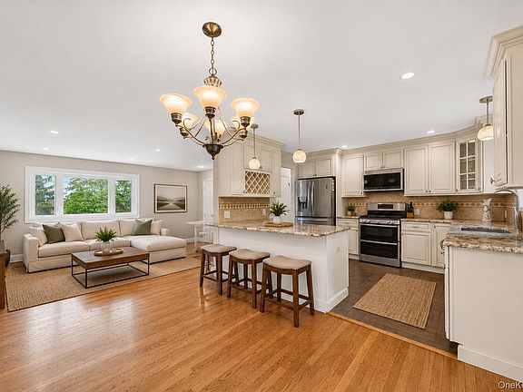 5th image of 37 Surrey Road