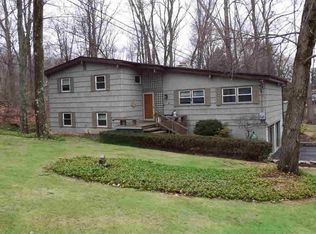 25 Fox Hill Rd, Wappingers Falls, NY 12590