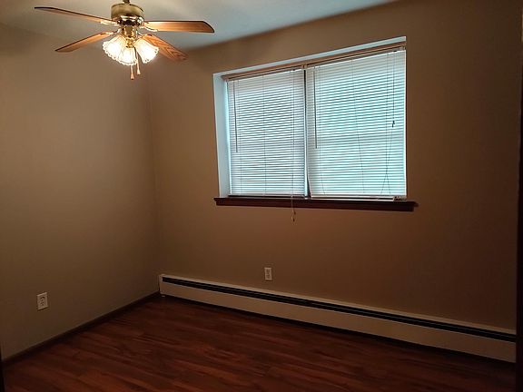 2nd image of 140 Mississippi Pl NE