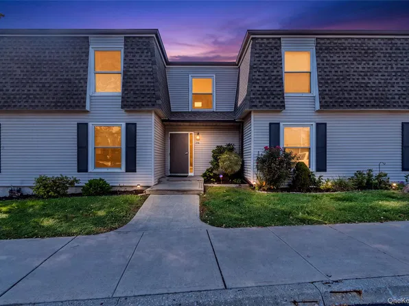 166 Rinaldi Boulevard #A, Poughkeepsie, NY 12601