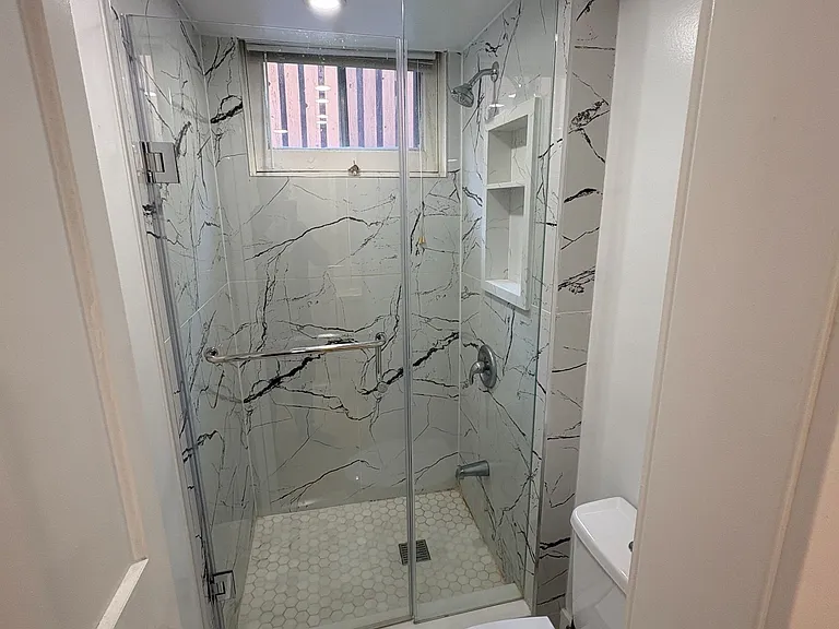167 Churchill Ave #BASEMENT — Photo 4