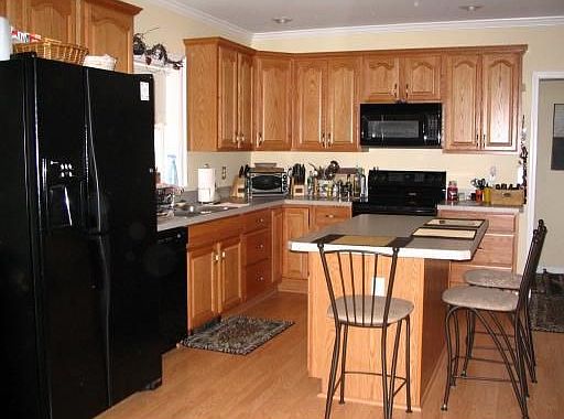 2nd image of 804 Ridgebury Rd