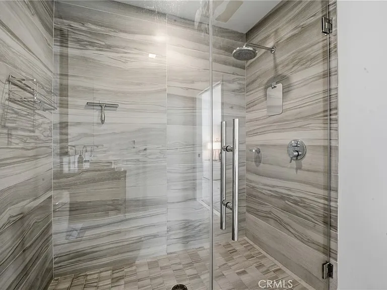 1050 S Grand #1801 — Photo 25