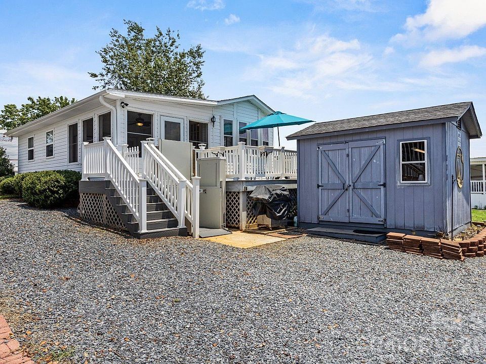 1st image of 111 Scenic View Ln