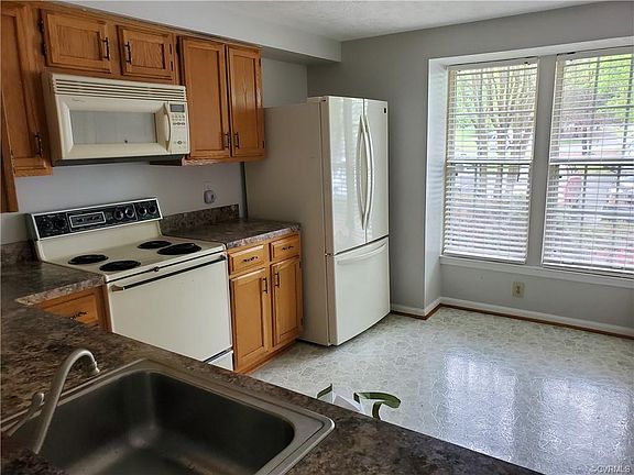 3rd image of 1850 Cedar Hollow Ct