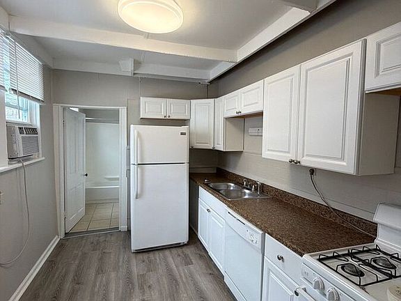 2nd image of 5848 Montgomery Rd APT 1