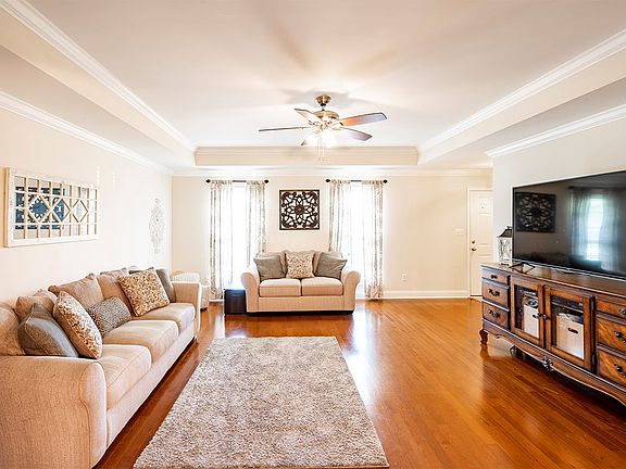 4th image of 144 Wisteria Ln