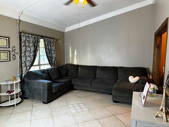 2nd image of 1338 W VILLARET BLVD