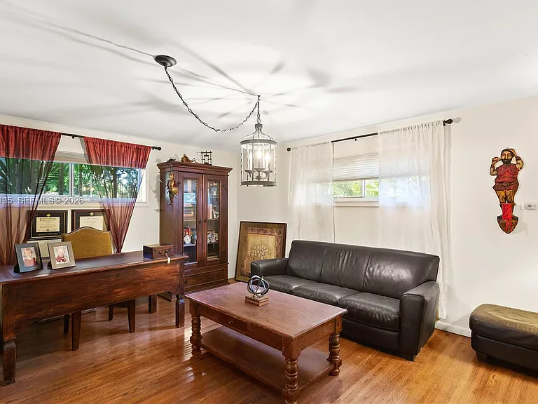 6315 Maynada St — Photo 3