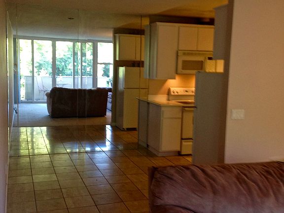 Diningroom Travertine Tile