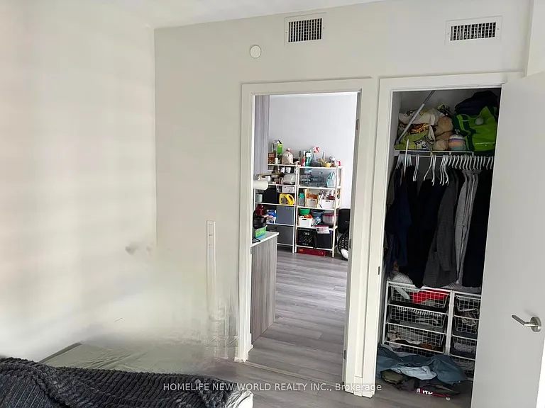 8 Cumberland St #2406 — Photo 6