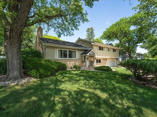 12904 2nd Ave S, Burnsville, MN 55337