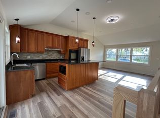 219 N Wilke Rd, Arlington Heights, IL 60005