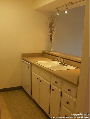 4th image of 8702 Village Dr #809