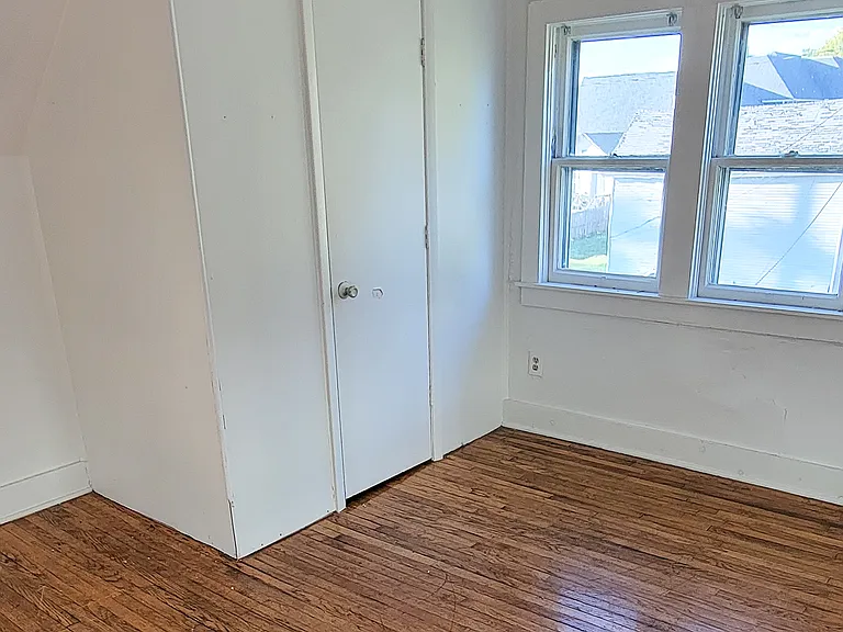 542 7th Ave S — Photo 26