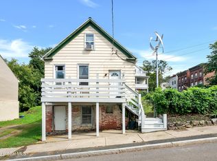 29 Glen St, Rensselaer, NY 12144