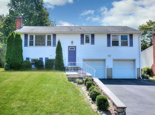 6 Silent Grove Ct, Norwalk, CT 06851