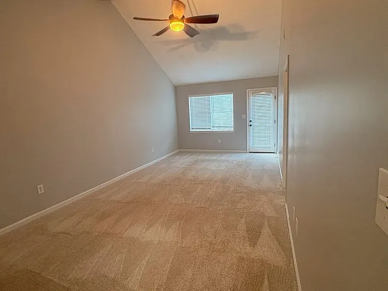 2165 Milledge Ave #A12 — Photo 9
