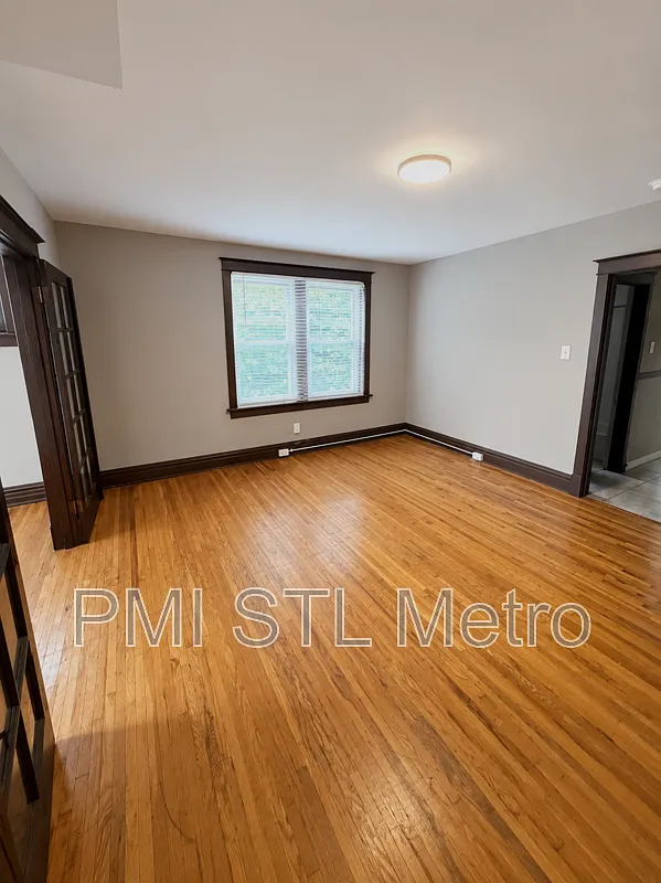 1 bed, 1.0 bath, 884 sqft, $900 — Photo 2