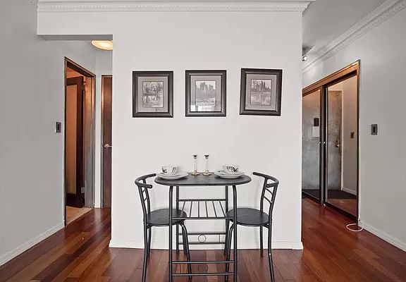4th image of 101 W 12th St APT 12E