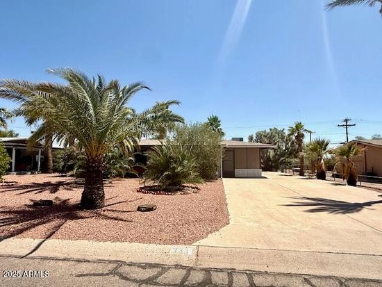 735 E DESERT Avenue, Apache Junction, AZ 85119