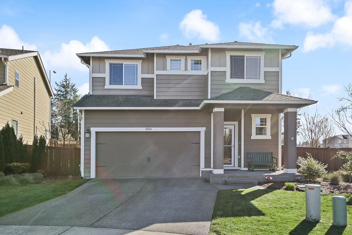 Building Photo - 8844 Adonis Ct NE