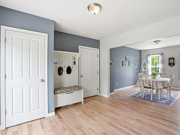 5th image of 7 Whispering Pines Dr