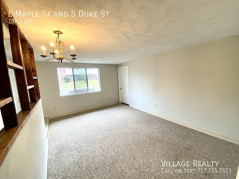 E Maple St — Photo 16