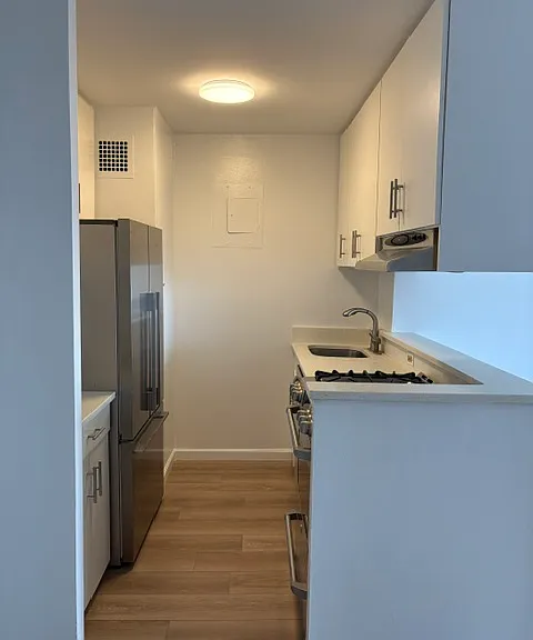 301 E 79th St #25E — Photo 3