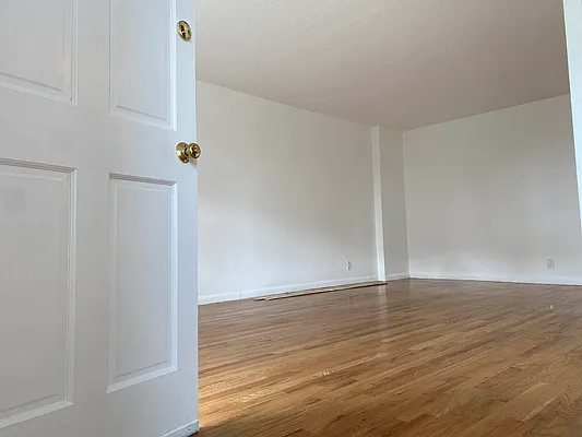 Rented by Bruma Realty LLC | media 9