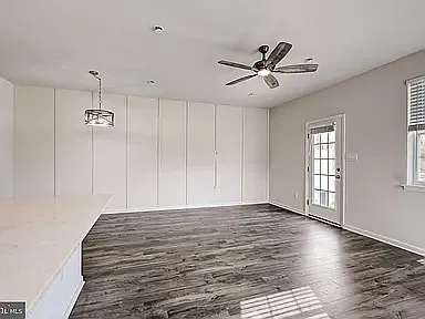 3 bed, 1500 sqft, $2,700 — Photo 4