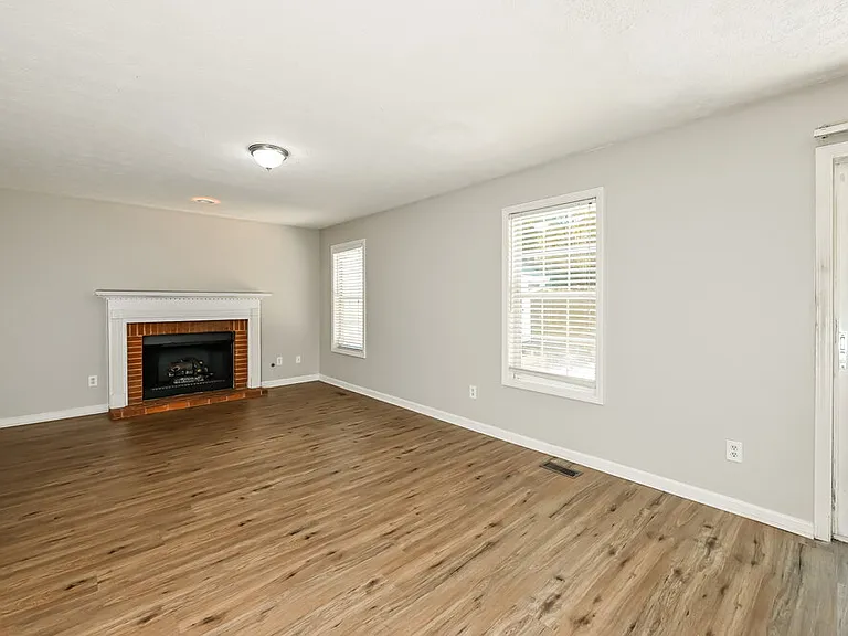 2915 Emerson Lake Dr — Photo 9