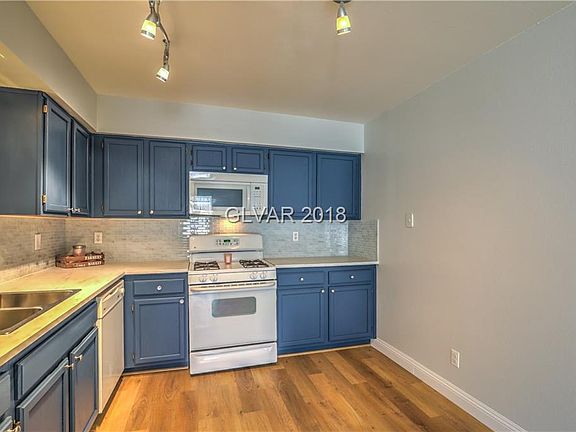 3rd image of 2124 Chertsey Dr Unit C