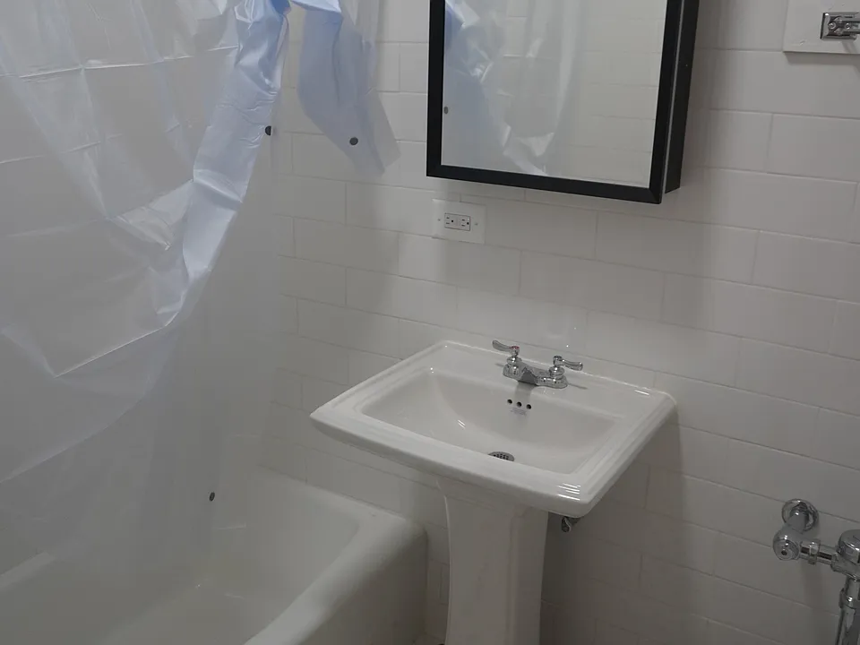 1712-20 W Albion Ave #1716