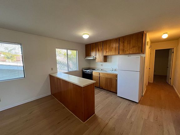 3rd image of 1060 Monterey Ave APT D