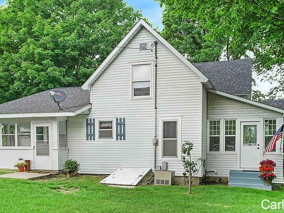 3rd image of 9313 Montcalm Ave