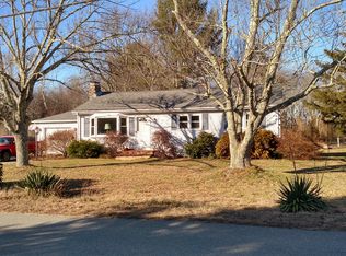 5 Long Point Rd, Lakeville, MA 02347